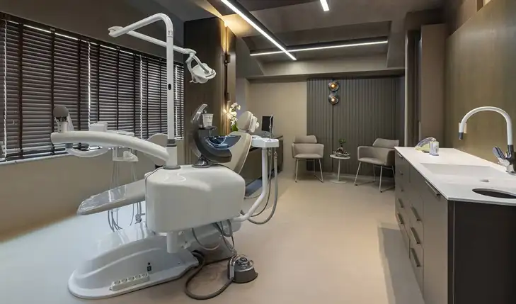 معرفی بهترین مراکز ایمپلنت دندان در تهران + محاسبه قیمت 2 بهترین کلینیک های دندانپزشکی در تهران