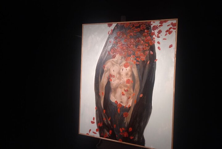 از روایت انقلاب در کتابخانههای کشور تا تقویت حمایت از مددجویان بهزیستی 3 همدردی روحالامین با شهدا و جانباختگان اخیر با تابلوی «سایه امنیت»