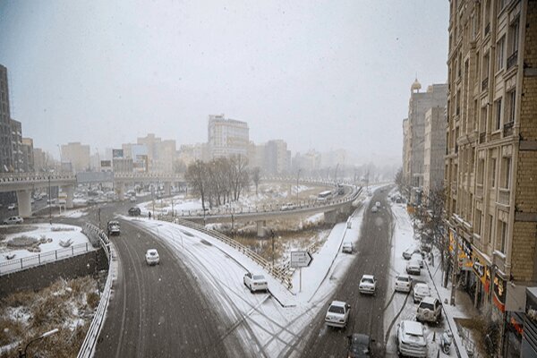 بارش برف و باران در جاده‌های ۱۸ استان کشور