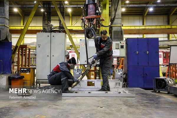 تورم صنعت اوج گرفت؛ سیگنال گرانی از کارخانه به بازار 1 تورم صنعت اوج گرفت؛ سیگنال گرانی از کارخانه به بازار