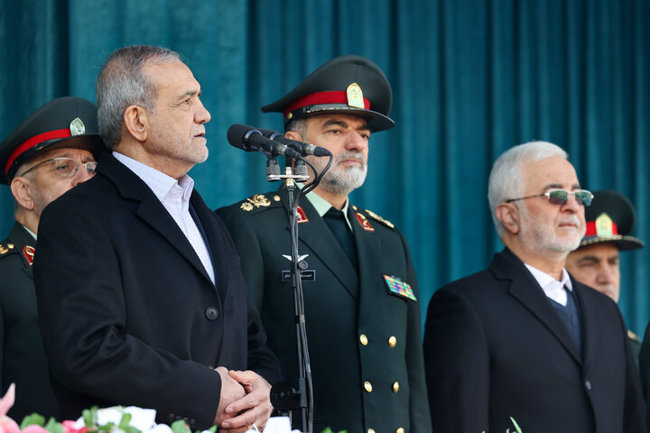 حضور پزشکیان در مراسم دانش آموختگی دانشجویان پلیس 1 حضور پزشکیان در مراسم دانش آموختگی دانشجویان پلیس