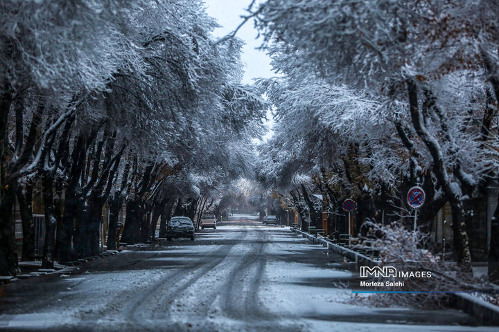 ساکنان ۱۶ استان امروز و فردا منتظر بارندگی باشند / شنبه سامانه بارشی جدید وارد کشور می‌شود