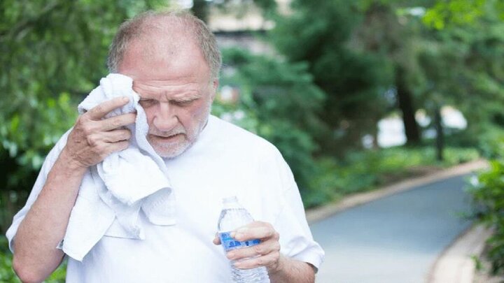 افزایش تعریق و خشکی بدن؛ تبعات قرار گرفتن در معرض نور خورشید