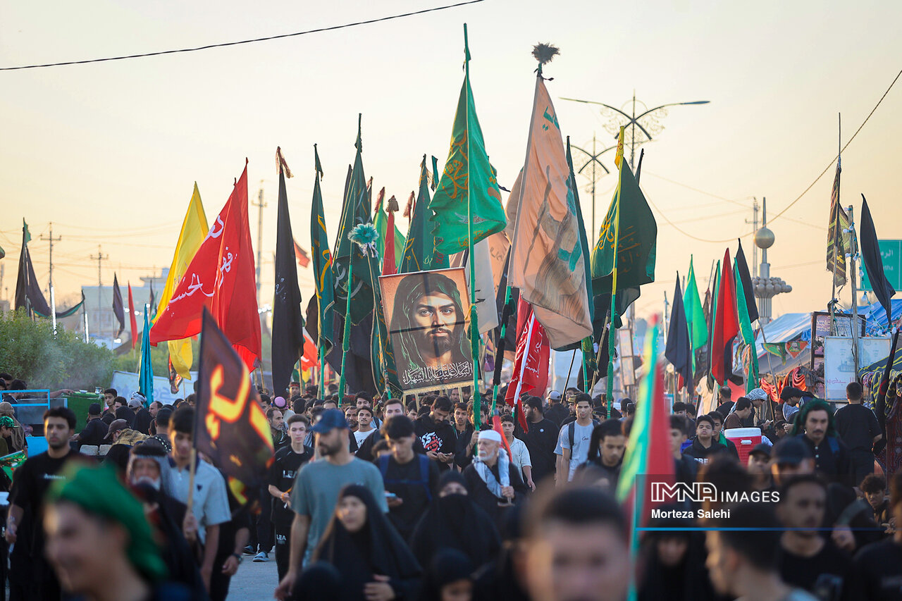 از بیاحتیاطی تا دردسر قضایی؛ هشدارهای حقوقی و امنیتی برای زائران اربعین 3 از بیاحتیاطی تا دردسر قضایی؛ هشدارهای حقوقی و امنیتی برای عاشقان حسین (ع)
