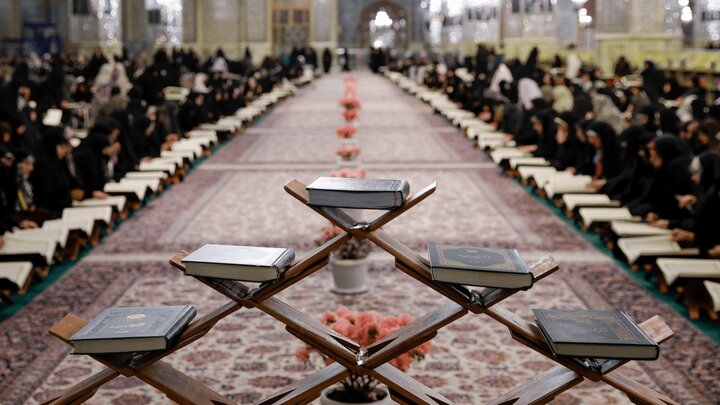 از محفلهای انس با قرآن هدیه به رهبر شهید تا ادامه حملات پهپادی به پایگاههای آمریکا 3 برگزاری ۱۰۰۰ محفل انس با قرآن هدیه به رهبر شهید انقلاب
