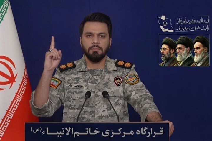 از محفلهای انس با قرآن هدیه به رهبر شهید تا ادامه حملات پهپادی به پایگاههای آمریکا 4 اجازه دخالت آمریکا در تنگه هرمز را نمیدهیم