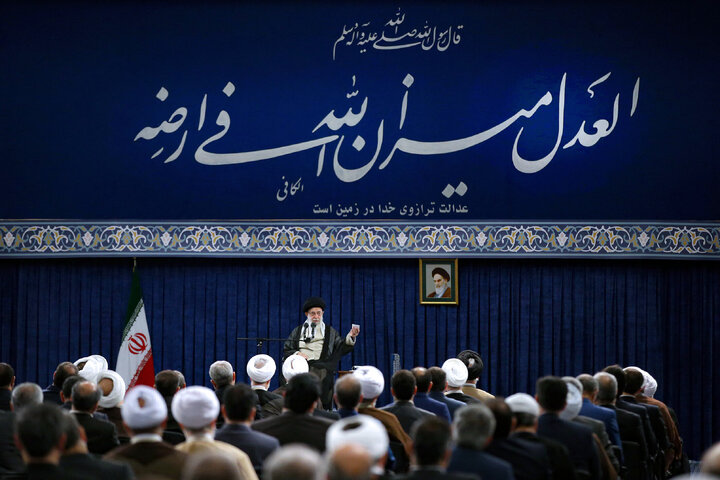 از محفلهای انس با قرآن هدیه به رهبر شهید تا ادامه حملات پهپادی به پایگاههای آمریکا 9 معماری عدالت در منظومه فکری پدر شهید ملت