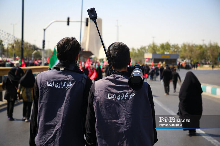 انسان‌رسانه‌ها؛ روایتگران بی‌واسطه حماسه‌ تشییع رهبر شهید