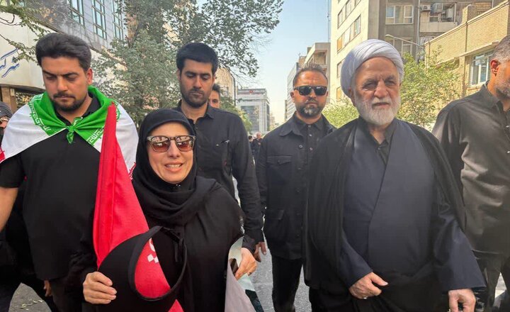 حضور رئیس قوه قضائیه در آیین تشییع پیکر مطهر امام شهید انقلاب 1 حضور رئیس قوه قضائیه در آیین تشییع پیکر مطهر امام شهید انقلاب