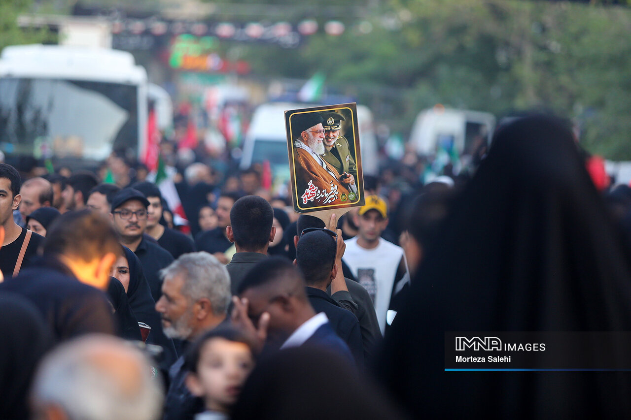 در سوگ پدر با دیدهای بینا و گامی استوار 2 در سوگ پدر با دیدهای بینا و گامی استوار