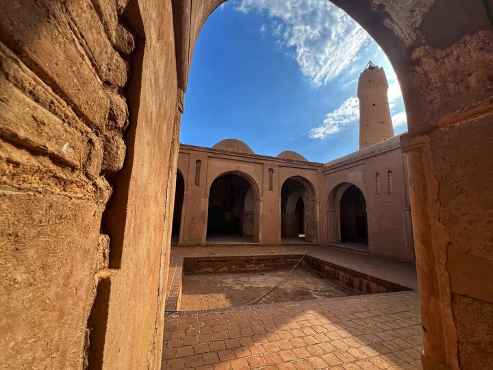 از کمک ۳ میلیارد تومانی زنان کرمانشاهی تا ابلاغ دستورالعمل برنامه «هر دانشآموز، یک مهارت» 3 در جستوجوی نخستین مسجد ایران/ رنگهایی که قرنها زیر خشتها ماندند