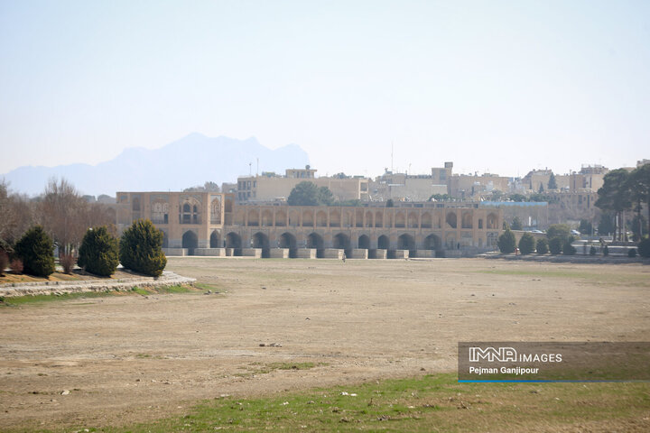 آلودگی هوای اصفهان، امروز سهشنبه ۲۴ شهریور + جدول شاخص کیفیت هوا به تفکیک مناطق 1 آلودگی هوای اصفهان، امروز سهشنبه ۲۴ شهریور + جدول شاخص کیفیت هوا به تفکیک مناطق