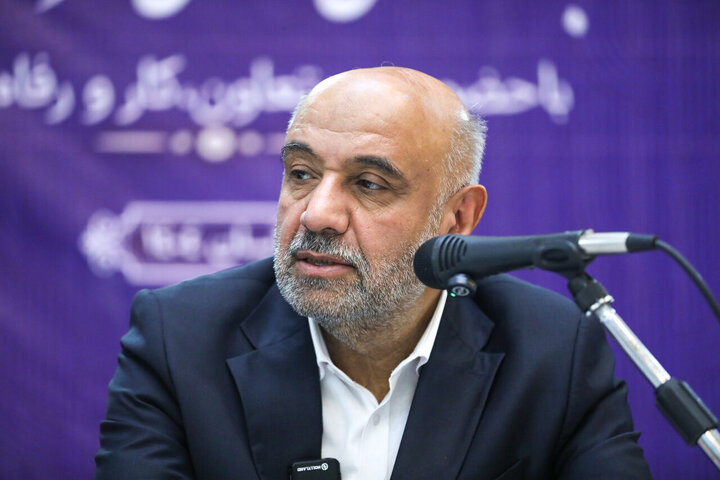 جامعه از تورم و بیکاری رنج می‌برد